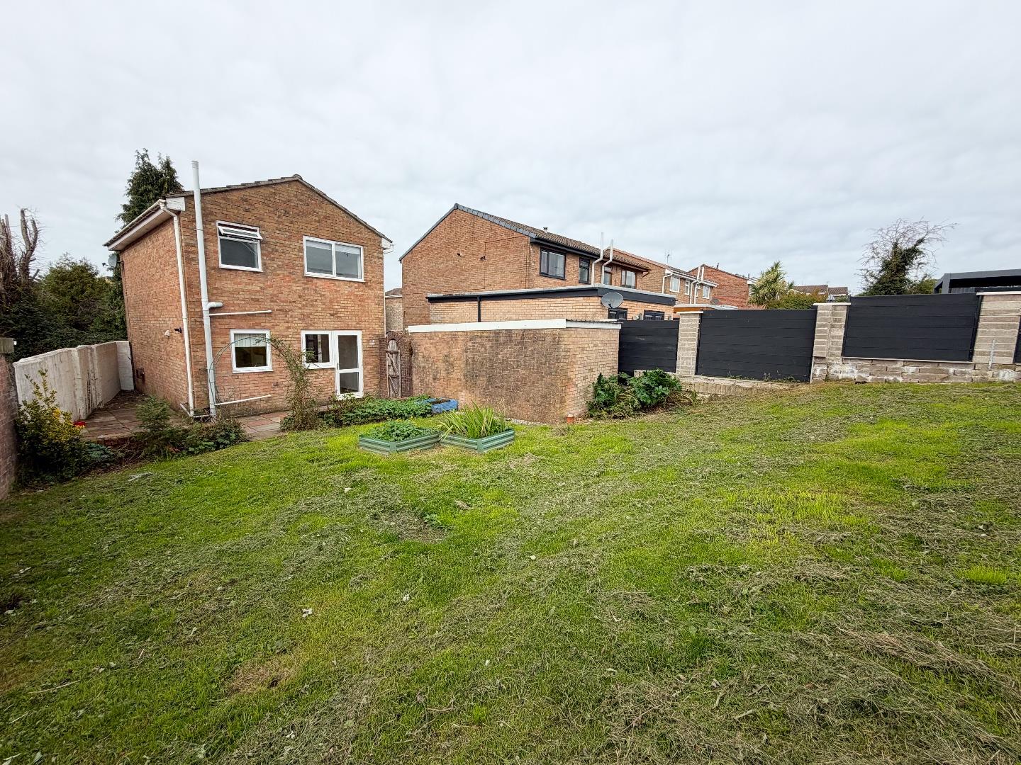 Maes Talcen, Bridgend, Bridgend County Borough, CF31 2LQ